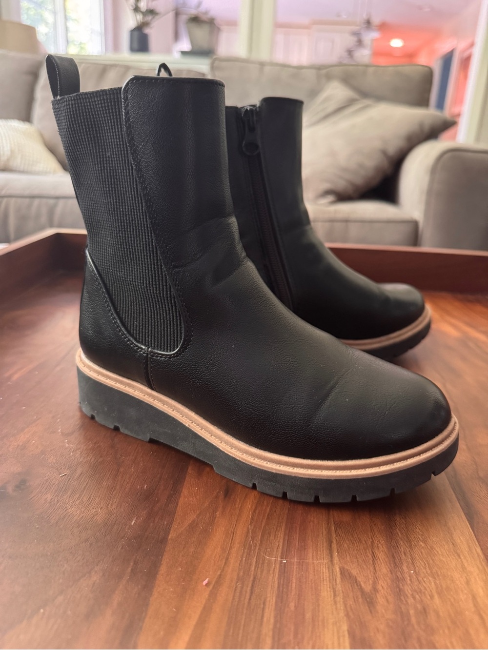 art class Black Chelsea Platform Boots with Tan Trim - Kids